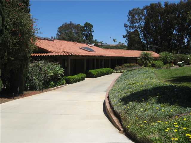 835 Fallen Oak Rd, Fallbrook, CA 92028 photo 1