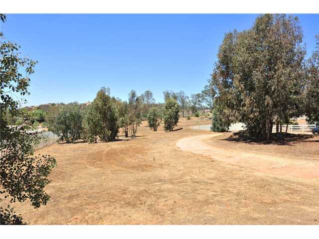 943 Johnson Ln, Ramona, CA 92065 photo 6