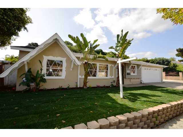 8639 Noeline Ave, Spring Valley, CA 91977 photo 2