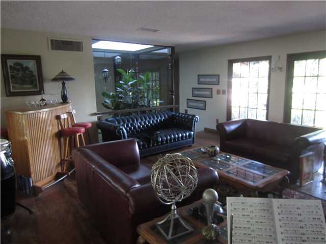 9865 Shadow Rd, La Mesa, CA 91941 photo 2