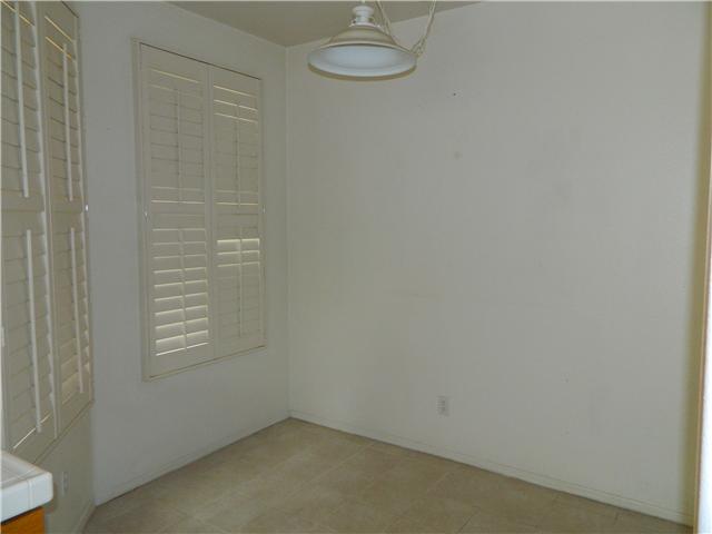 2410 Fallbrook Pl, Escondido, CA 92027 photo 4