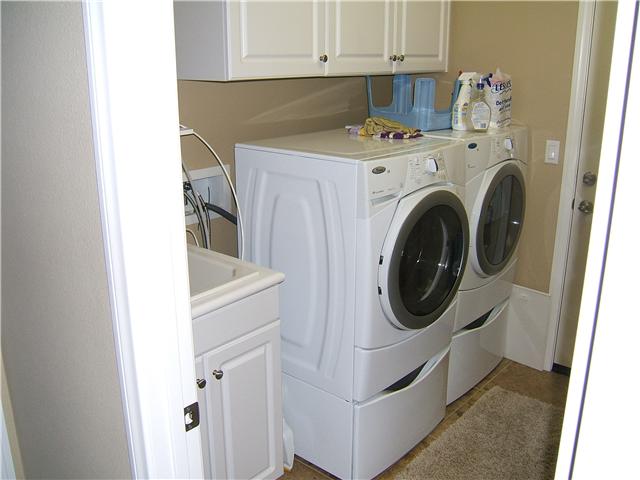 1009 Stratton Dr, Vista, CA 92083 photo 9