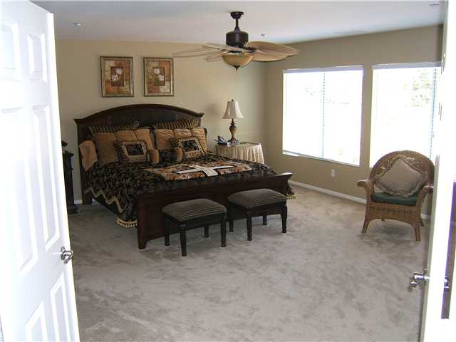 1009 Stratton Dr, Vista, CA 92083 photo 8