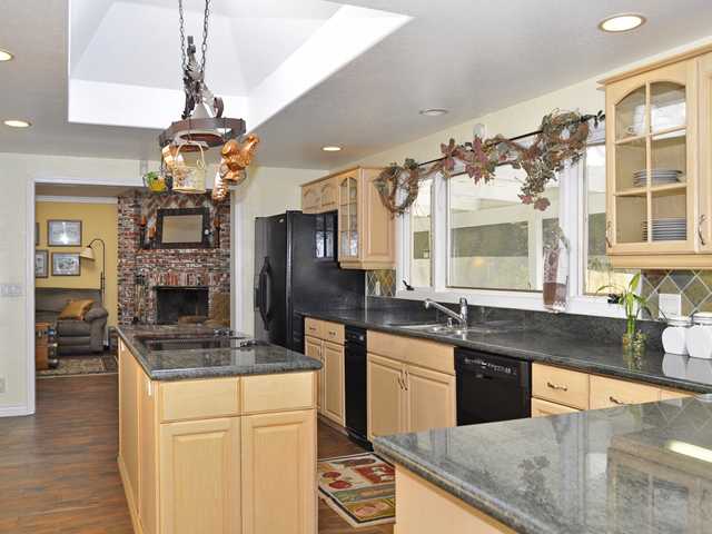 1050 Riverview Dr, Fallbrook, CA 92028 photo 13