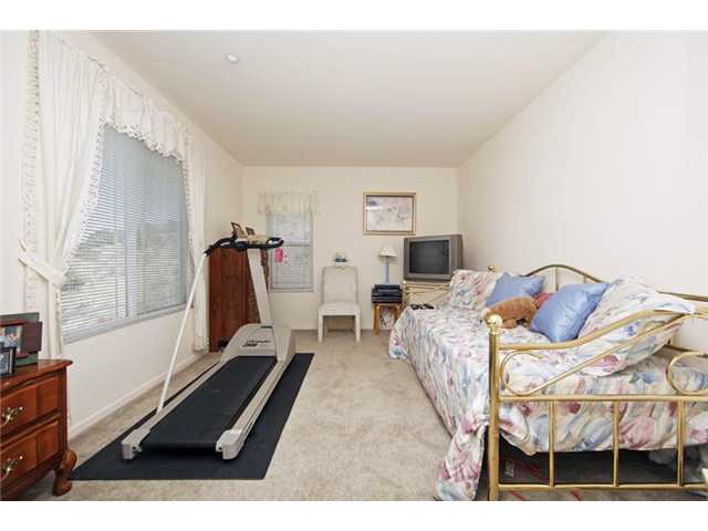 2332 Pointe Pkwy, Spring Valley, CA 91978 photo 14