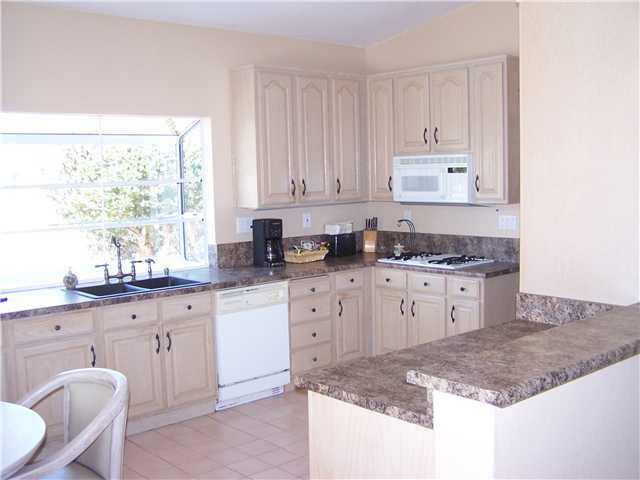 275 Benevente Dr, Oceanside, CA 92057 photo 3