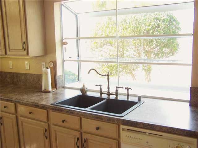 275 Benevente Dr, Oceanside, CA 92057 photo 5