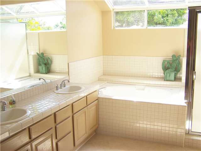 275 Benevente Dr, Oceanside, CA 92057 photo 11