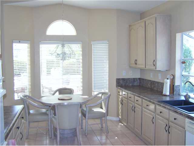 275 Benevente Dr, Oceanside, CA 92057 photo 4