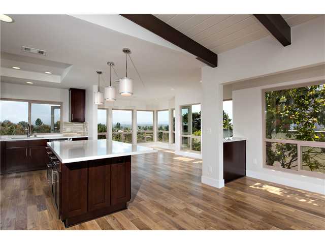 5573 Thunderbird Ln, La Jolla, CA 92037 photo 2