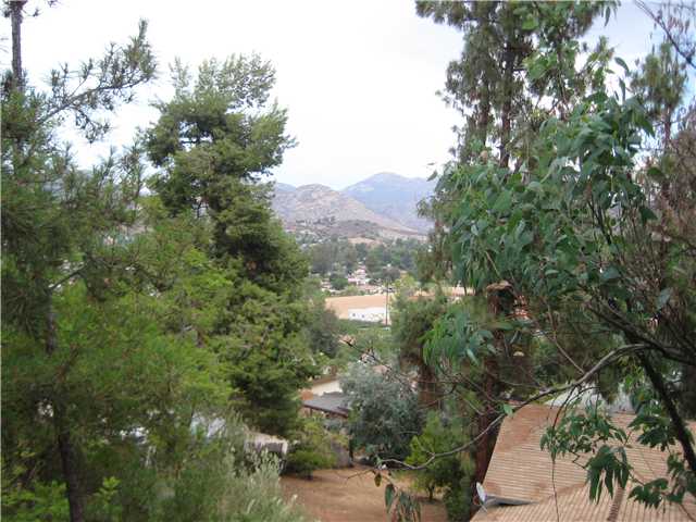 9512 Cypress St, Lakeside, CA 92040 photo 3