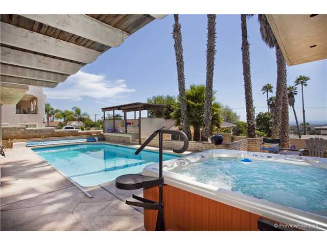1784 Laurel Rd, Oceanside, CA 92054 photo 1