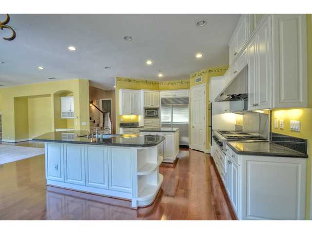 701 Cypress Hills Dr, Encinitas, CA 92024 photo 2