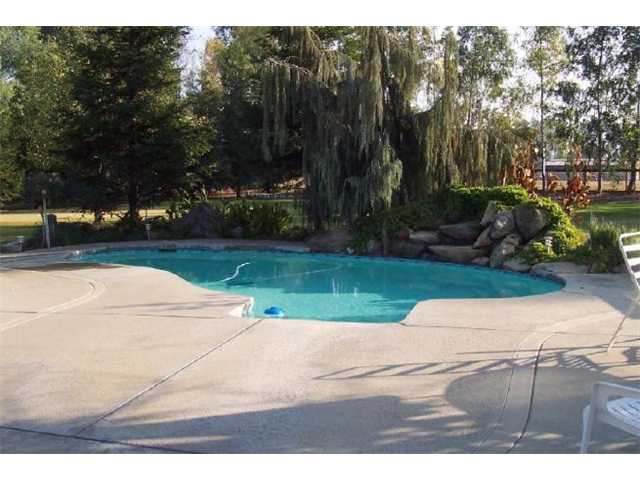 12137 E Cortland Ave, Sanger, CA 93657 photo 3