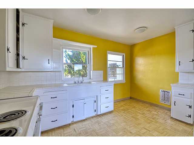 330 Stagecoach Ln, Fallbrook, CA 92028 photo 2