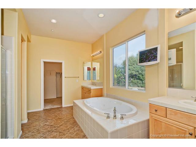 421 Hickoryhill Dr, Encinitas, CA 92024 photo 13