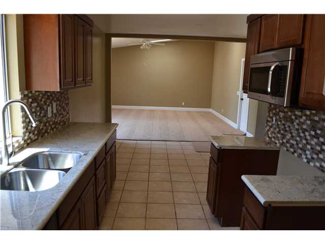 637 Hanson Ln, Ramona, CA 92065 photo 8