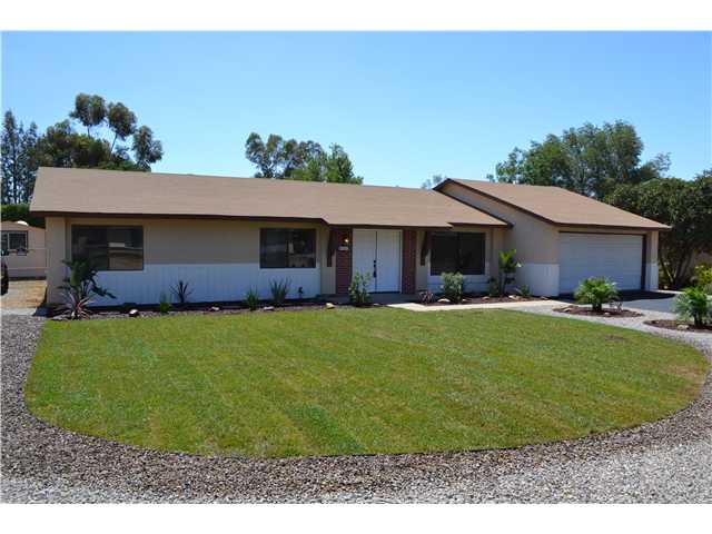 637 Hanson Ln, Ramona, CA 92065 photo 2