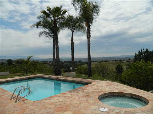 1708 Monserate Way, Fallbrook, CA 92028 photo 1