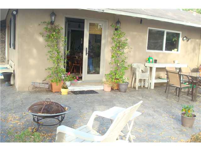 1013 Circle Dr, Escondido, CA 92025 photo 9