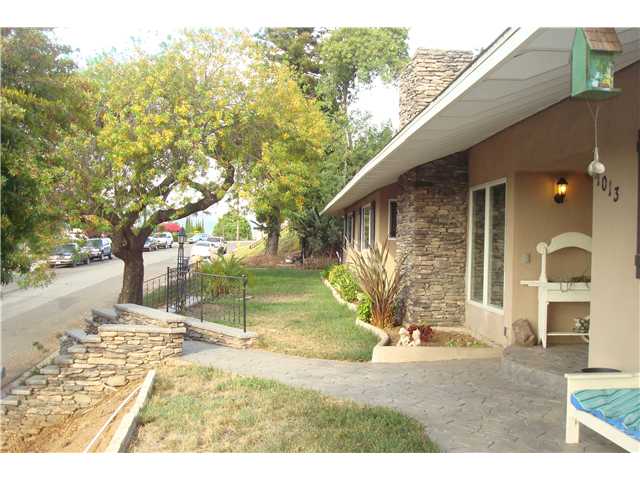 1013 Circle Dr, Escondido, CA 92025 photo 1