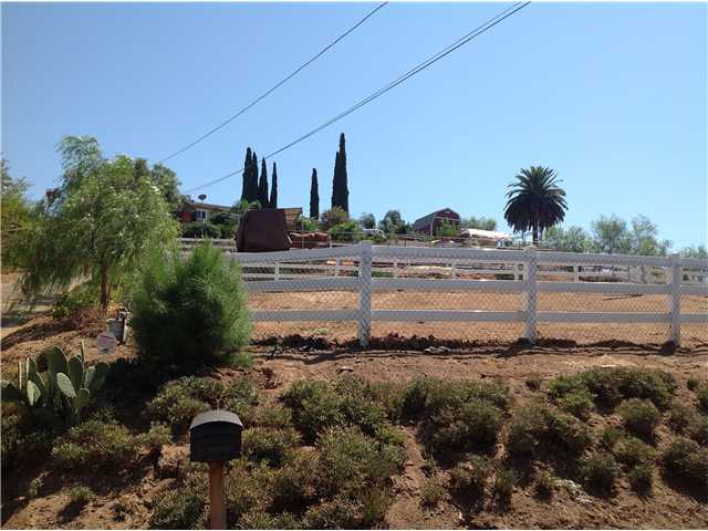 12245 Rockcrest Rd, Lakeside, CA 92040 photo 2