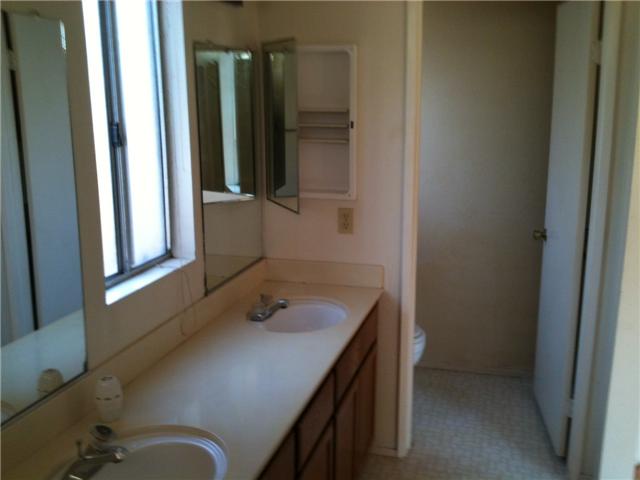 4861 Meadowbrook Dr, Oceanside, CA 92056 photo 5
