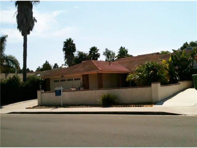 4861 Meadowbrook Dr, Oceanside, CA 92056 photo 1