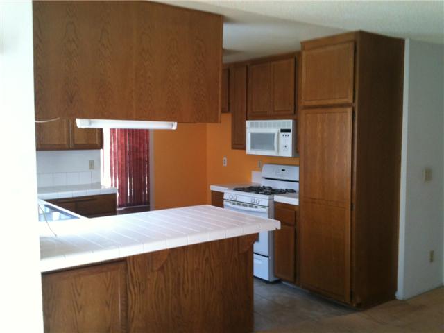 4861 Meadowbrook Dr, Oceanside, CA 92056 photo 2
