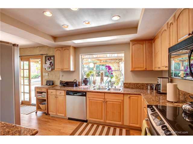 7911 Roble Pl, Carlsbad, CA 92009 photo 5