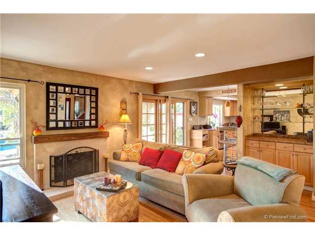 7911 Roble Pl, Carlsbad, CA 92009 photo 3