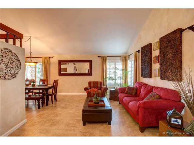 7911 Roble Pl, Carlsbad, CA 92009 photo 4