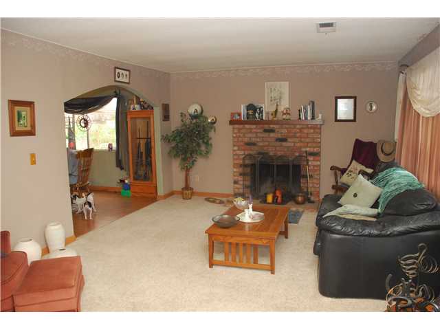 1064 5th St, Ramona, CA 92065 photo 2