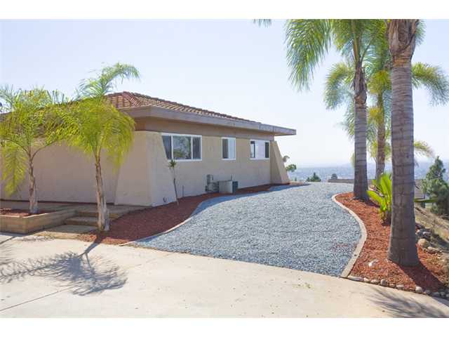 9511 Ivy St, Spring Valley, CA 91977 photo 2