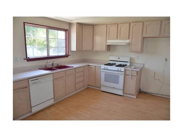 490 E J St, Chula Vista, CA 91910 photo 4