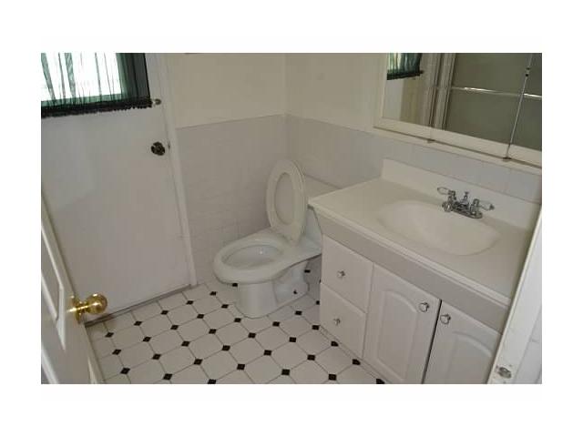 490 E J St, Chula Vista, CA 91910 photo 7
