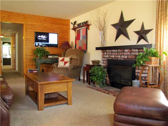 2444 Sarbonne Dr, Oceanside, CA 92054 photo 2