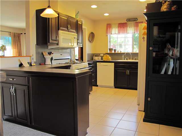 2444 Sarbonne Dr, Oceanside, CA 92054 photo 4