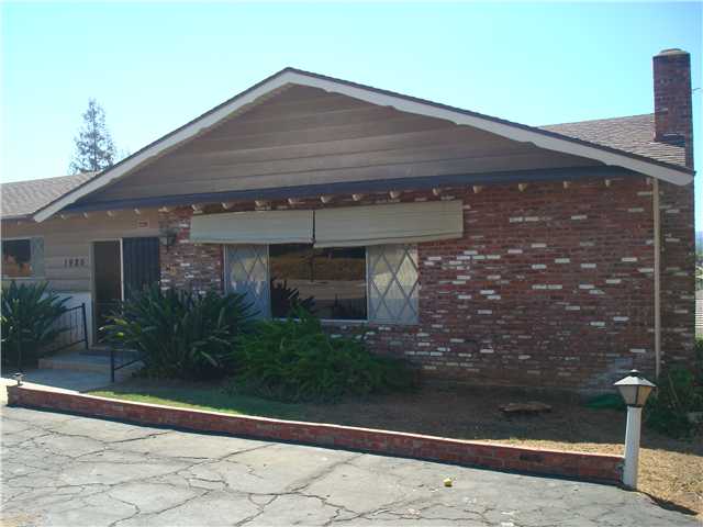 1925 S Juniper St, Escondido, CA 92025 photo 2