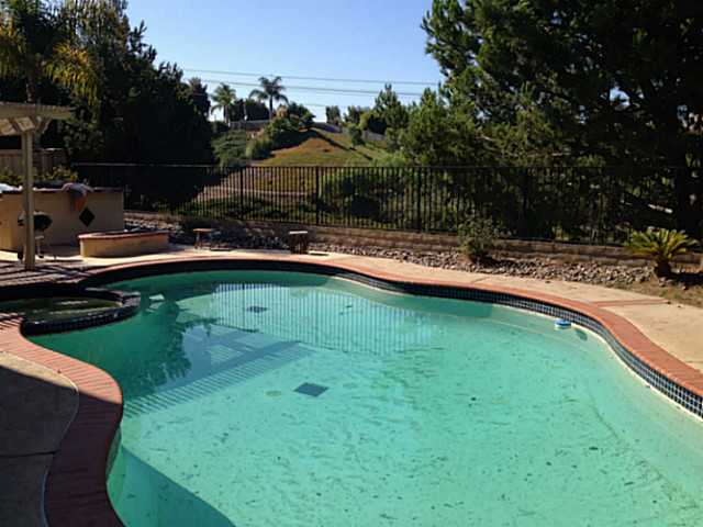 1841 Ithaca Dr, Vista, CA 92081 photo 4