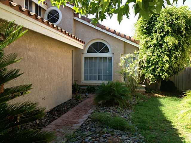 1841 Ithaca Dr, Vista, CA 92081 photo 2