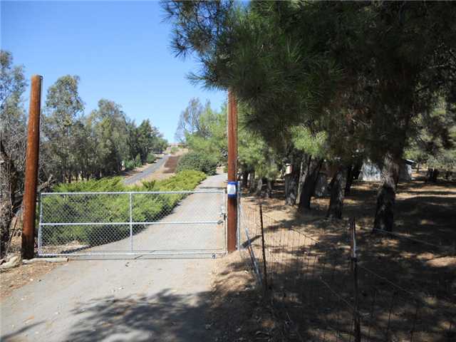 1551 Cedar St, Ramona, CA 92065 photo 2