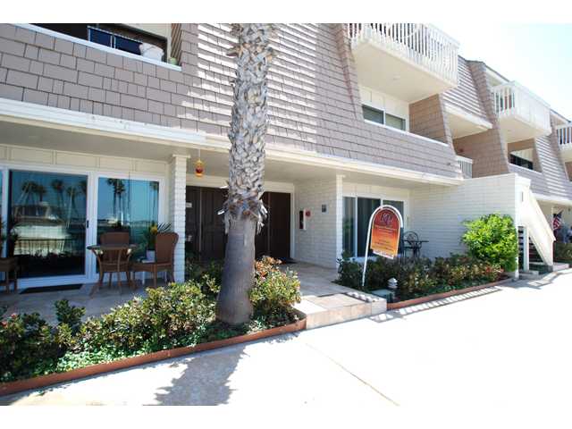 39 Montego Ct, Coronado, CA 92118 photo 2