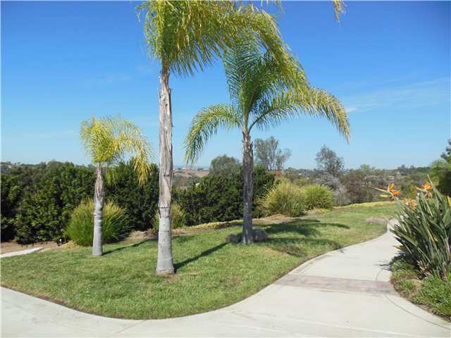 1744 Rabbit Hl, Fallbrook, CA 92028 photo 2