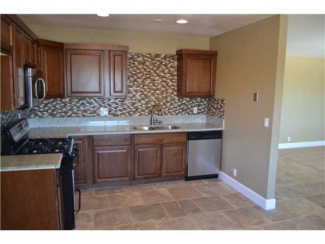 626 Carillo Cir, Oceanside, CA 92057 photo 4