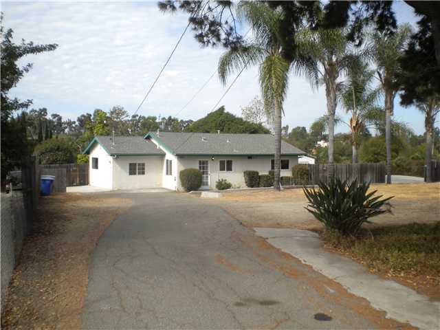 1027 Sunset Dr, Vista, CA 92081 photo 1
