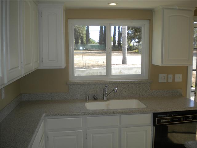 1027 Sunset Dr, Vista, CA 92081 photo 4