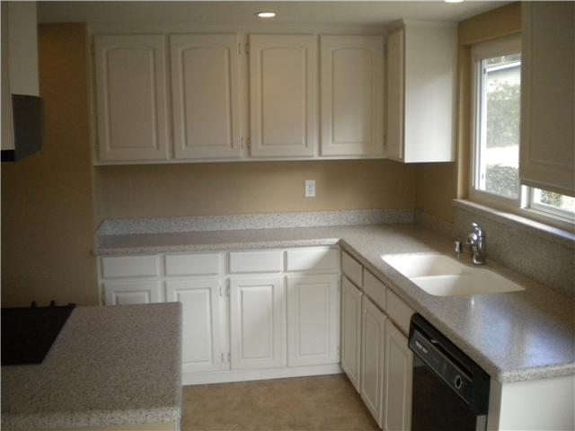 1027 Sunset Dr, Vista, CA 92081 photo 3