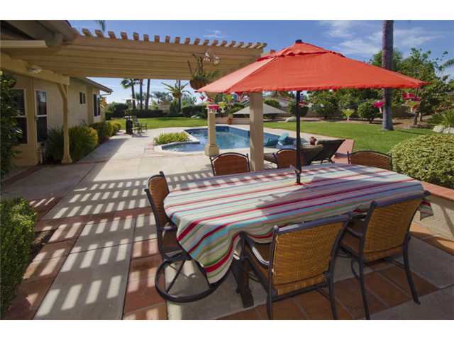 1641 Baltimore Pl, Escondido, CA 92025 photo 6