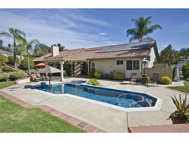 1641 Baltimore Pl, Escondido, CA 92025 photo 4
